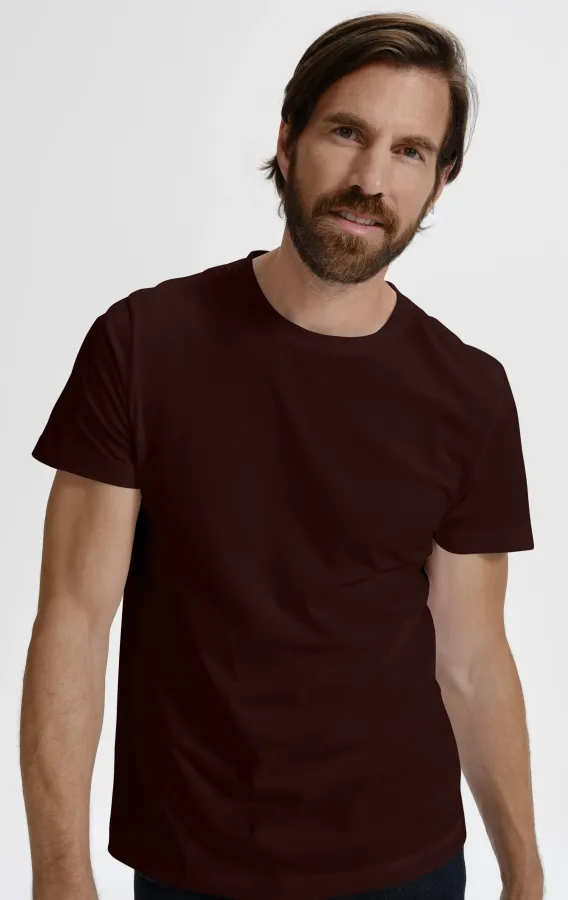 Das einfache T-Shirt der Männer, Kaffee Das einfache T-Shirt der Männer, Kaffee