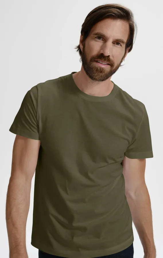 Das einfache T-Shirt der Männer, military Das einfache T-Shirt der Männer, military