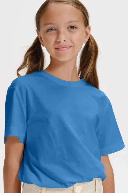 Das einfache T-Shirt der Kinder, hellblau