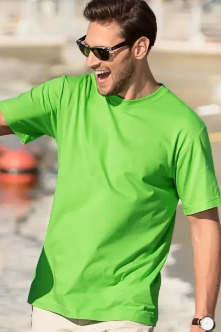 Das klassische T-Shirt der Männer, Apfelgrün